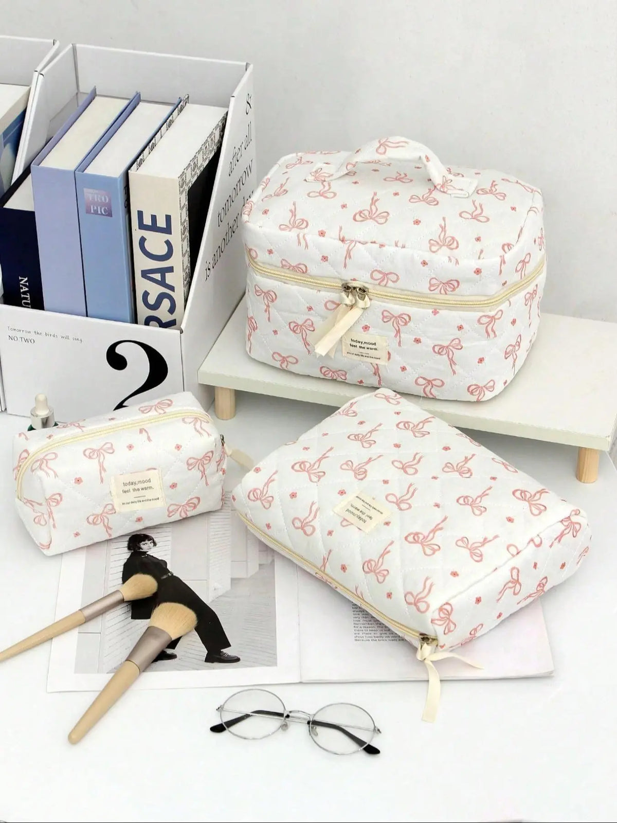 Bow & Flower Pattern Quilted Makeup Bag, /Set Cute Portable Cosmetic Storage Bag, Travel Essential Makeup Bag, Daily Toiletries Storage Makeup Bag, Travel Cosmetic Bags, Cosmetics Bag, Makeup Pouch